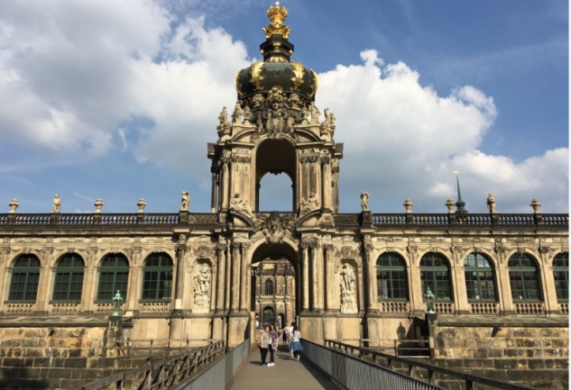 Savulun Saksonlar, Ben Geldim!: Dresden Notları