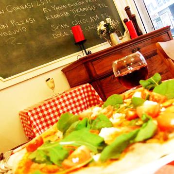 Pizano Pizzeria: Ortaköy'ün Sempatik İtalyanı