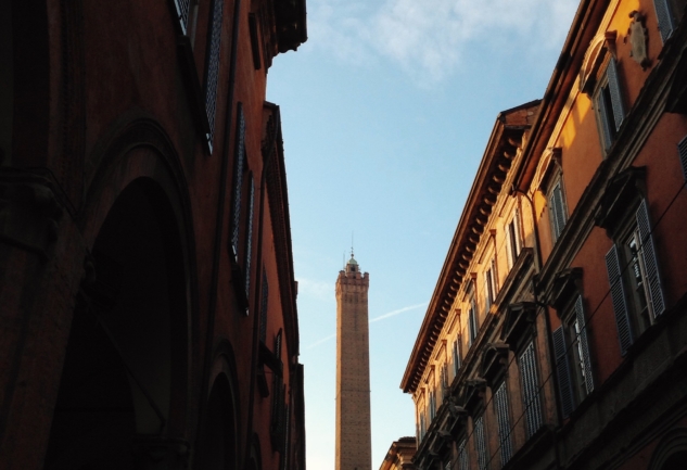 Bilge, Şişman ve Kırmızı Şehir: Bologna
