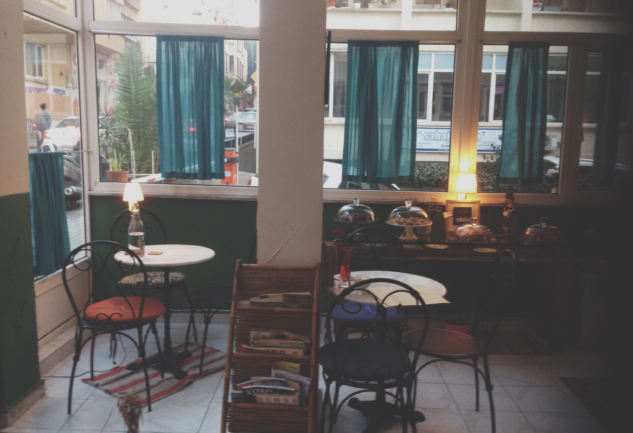 Fahriye Cafe: Nostaljik Bir Zaman Dilimi