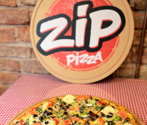 Yeldeğirmeni'nde Pizza Deyince: Zip Pizza