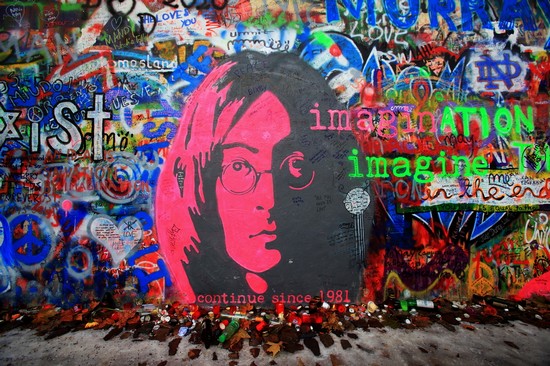 10 Maddede John Lennon