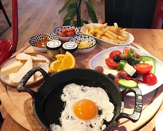 Anadolu Yakası’ndan Dört Kahvaltı Sofrası