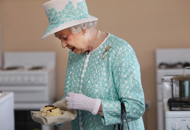 Scone: Kraliçe Elizabeth'in Çay Saatlerinin Favori Yiyeceği