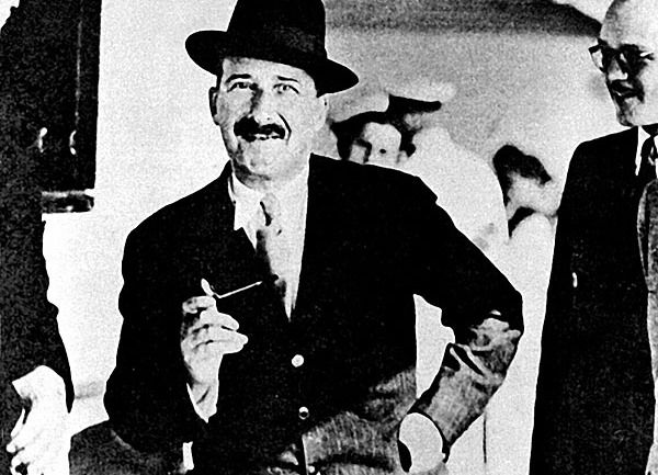 Stefan Zweig'ın Ölümü: Tutsak Bir Hayatın Özgür Sonu