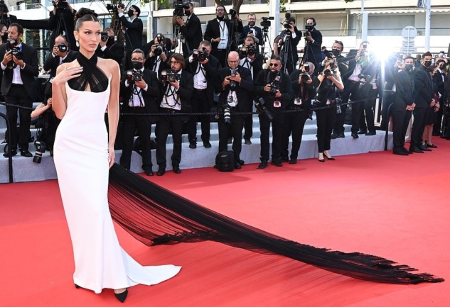 74. Geleneksel Cannes Film Festivali: Kırmızı Halı Stilleri