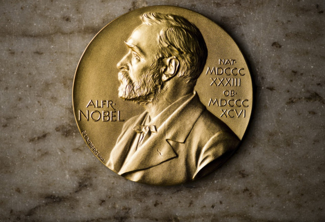 Nobel Edebiyat Ödülü: Edebiyattan Başka Her Şey mi?